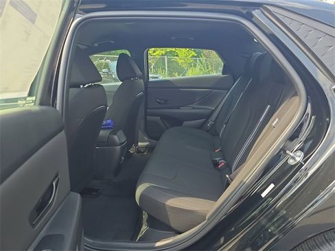 New 2025 Hyundai Elantra SEL image 22