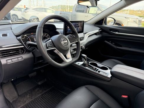 Used 2025 Nissan Altima 2.5 SR w/ SR Premium Package image 15