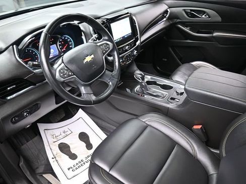 Used 2023 Chevrolet Traverse LT w/ LT Premium Package image 18
