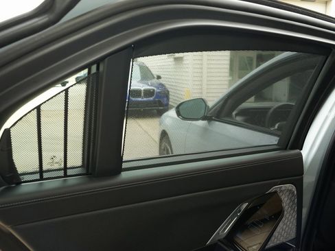 Used 2023 BMW 760i xDrive image 26