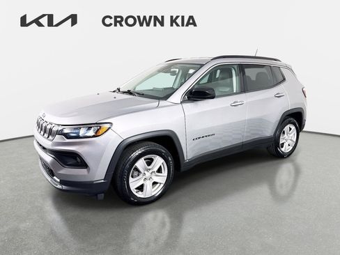 Used 2022 Jeep Compass Latitude FWD image 1