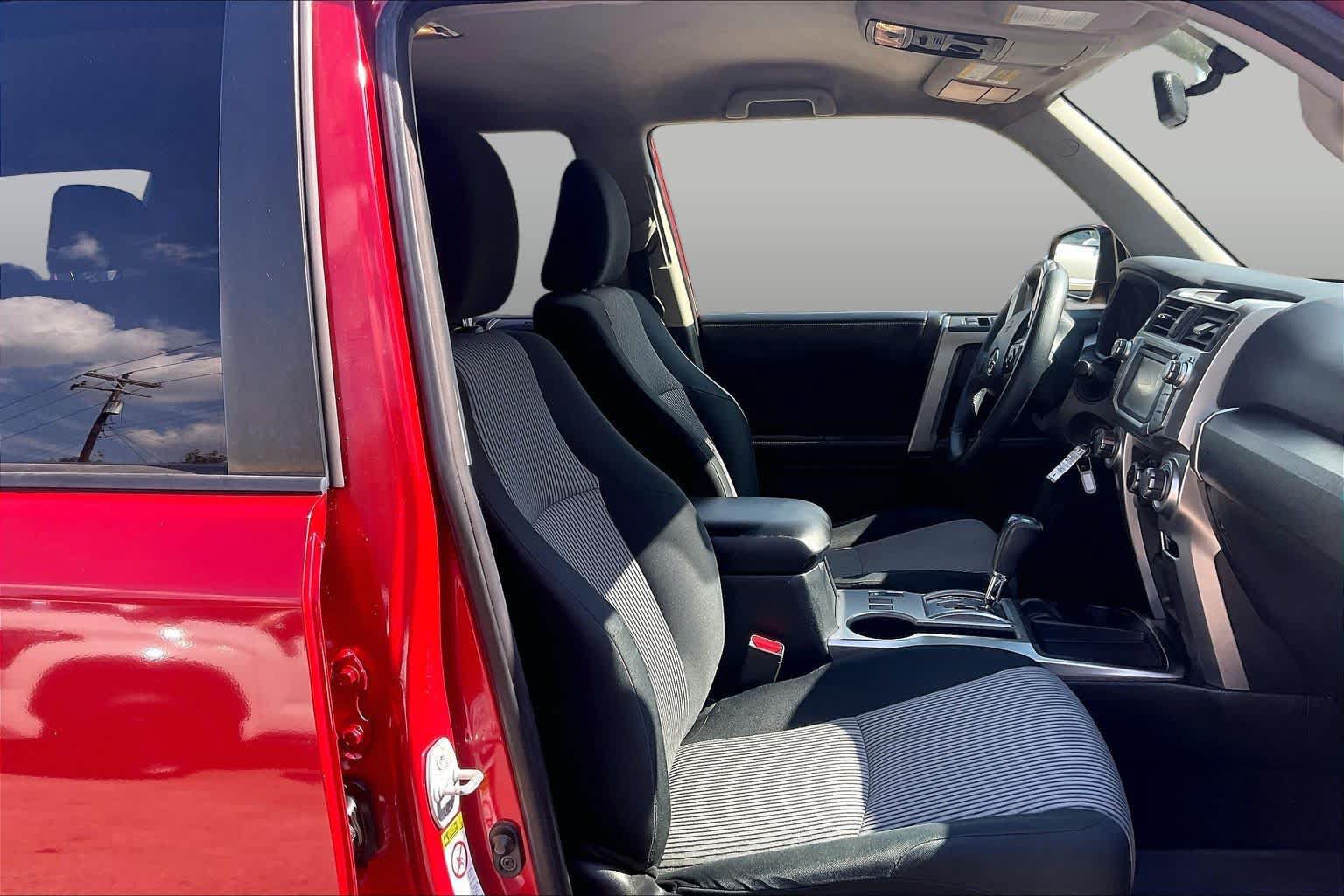 Used 2017 Toyota 4Runner SR5 RWD image 9