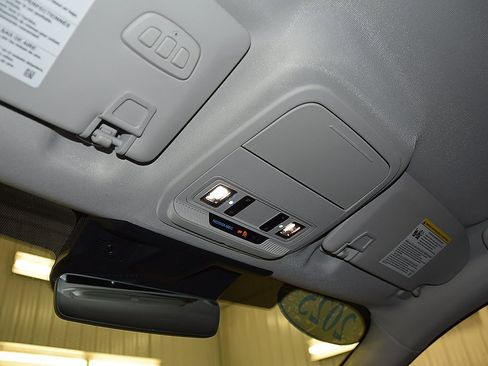 Used 2025 Ford Mustang Mach-E Select image 27