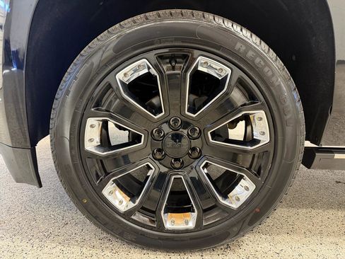 Used 2020 GMC Yukon Denali w/ Denali Ultimate Package image 9