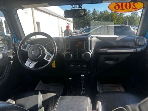 Used 2016 Jeep Wrangler Unlimited Sport AWD/4WD image 15