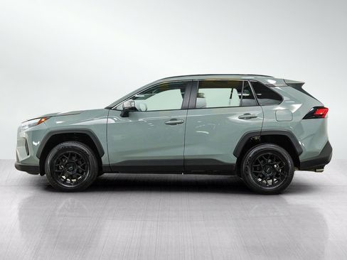 Used 2022 Toyota RAV4 XLE AWD/4WD image 2