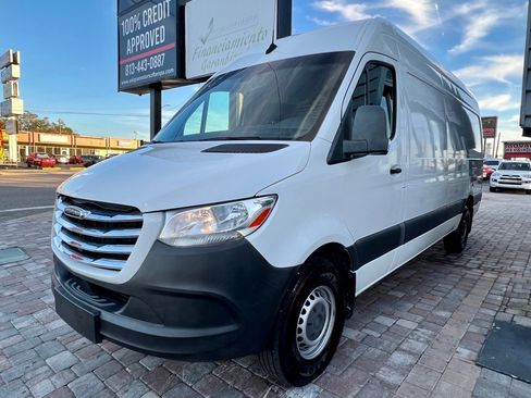 Used 2019 Freightliner Sprinter 2500 image 5