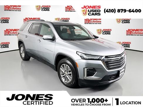 Used 2023 Chevrolet Traverse LT w/ Rear Camera Mirror Package AWD/4WD image 1