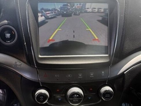 Used 2018 Dodge Journey Crossroad w/ Driver Convenience Group image 9