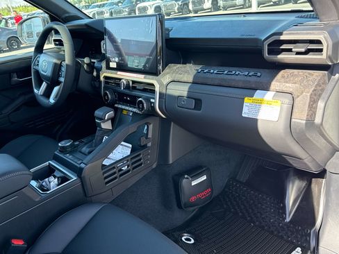New 2026 Toyota Tacoma Limited AWD/4WD image 19