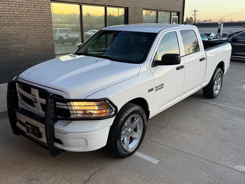 Used 2015 RAM 1500 Tradesman AWD/4WD image 17