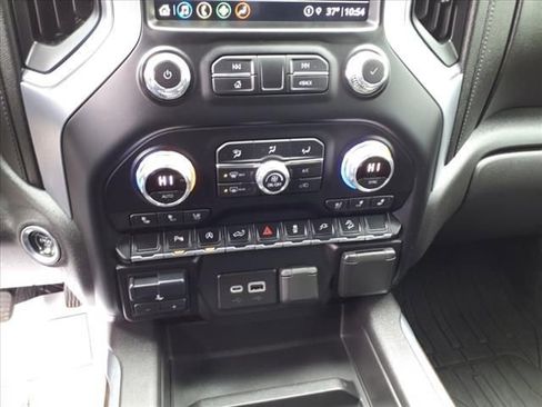 Used 2021 GMC Sierra 1500 SLT w/ SLT Convenience Package AWD/4WD image 16