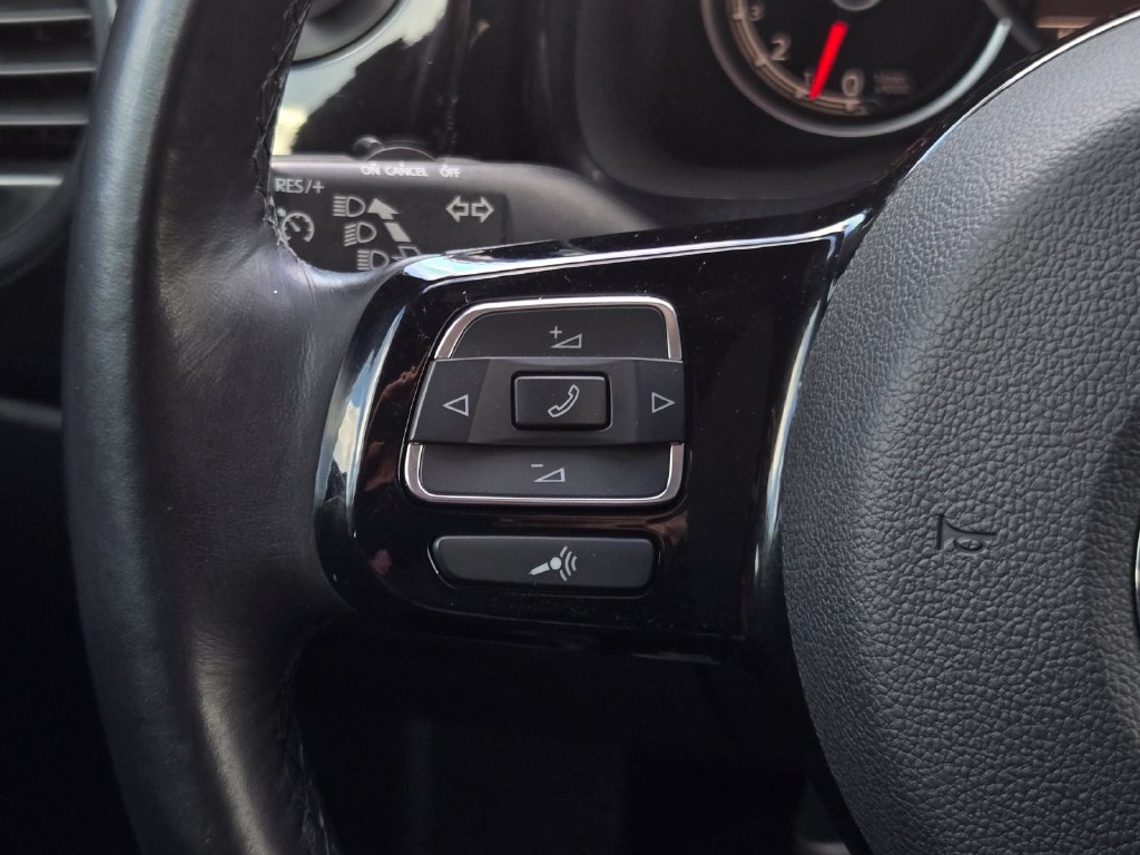 Used 2018 Volkswagen Beetle 2.0T S FWD image 20