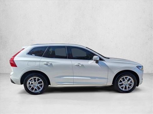 Used 2019 Volvo XC60 T5 Momentum FWD image 4