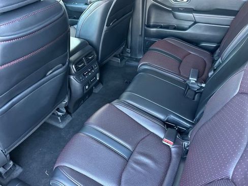 Certified 2025 Honda Pilot Black Edition image 11