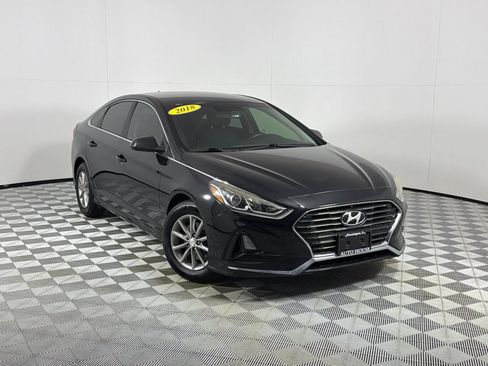Used 2018 Hyundai Sonata SE FWD image 2