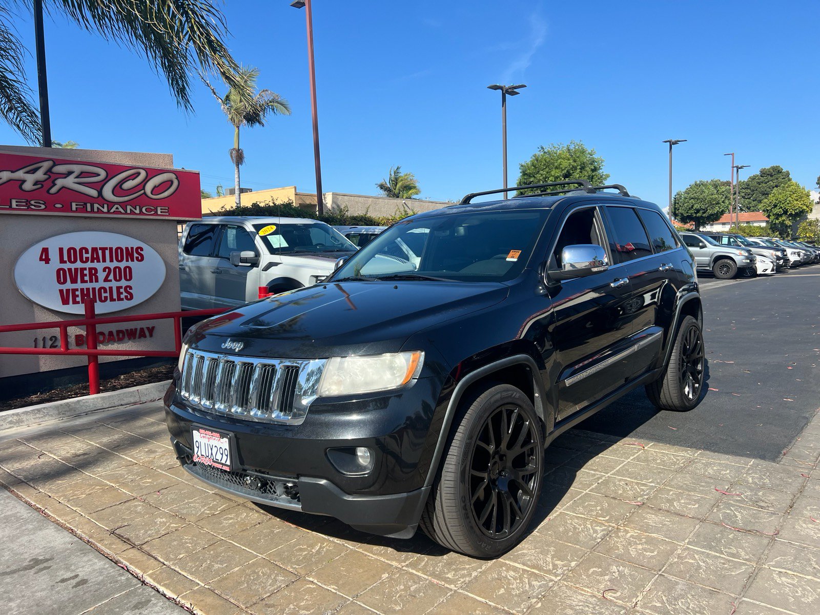 Used 2013 Jeep Grand Cherokee Limited w/ Luxury Group II RWD image 3