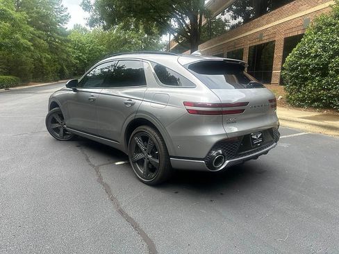 Used 2023 Genesis GV70 2.5T w/ Sport Prestige Package AWD/4WD image 3