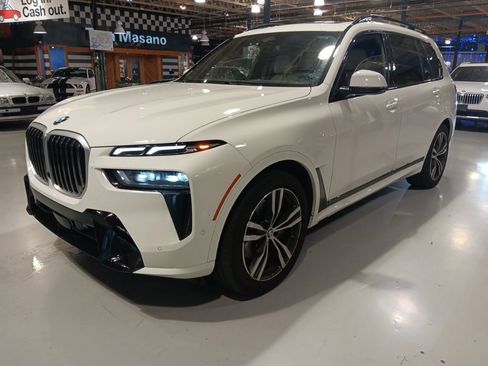 Used 2024 BMW X7 xDrive40i w/ Executive Package AWD/4WD image 10
