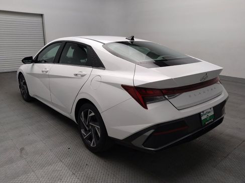 Used 2025 Hyundai Elantra SEL FWD image 5