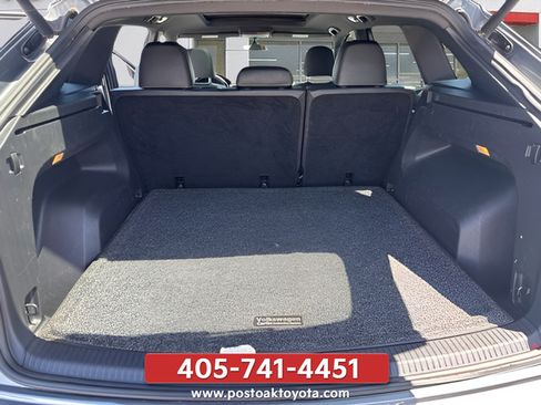 Used 2020 Volkswagen Atlas Cross Sport SE w/ Panoramic Sunroof Package FWD image 13