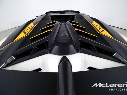 Used 2021 Lamborghini Aventador SVJ AWD/4WD image 30