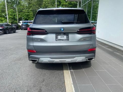 Used 2026 BMW X5 xDrive50e w/ Climate Comfort Package AWD/4WD image 8