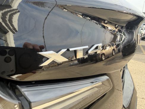 Used 2025 Cadillac XT4 Sport image 9