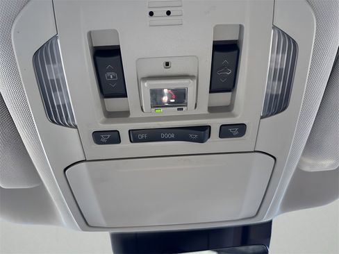 Used 2021 Toyota Highlander Platinum image 34