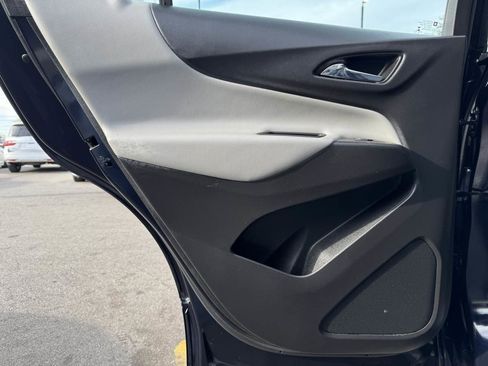 Used 2020 Chevrolet Equinox LS image 38