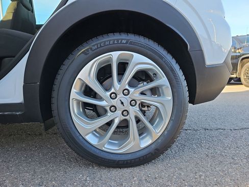 New 2027 Chevrolet Bolt LT w/ Comfort Package image 16