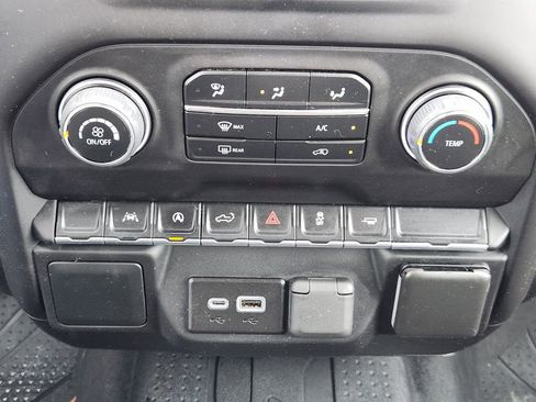 Used 2022 Chevrolet Silverado 1500 Custom RWD image 19