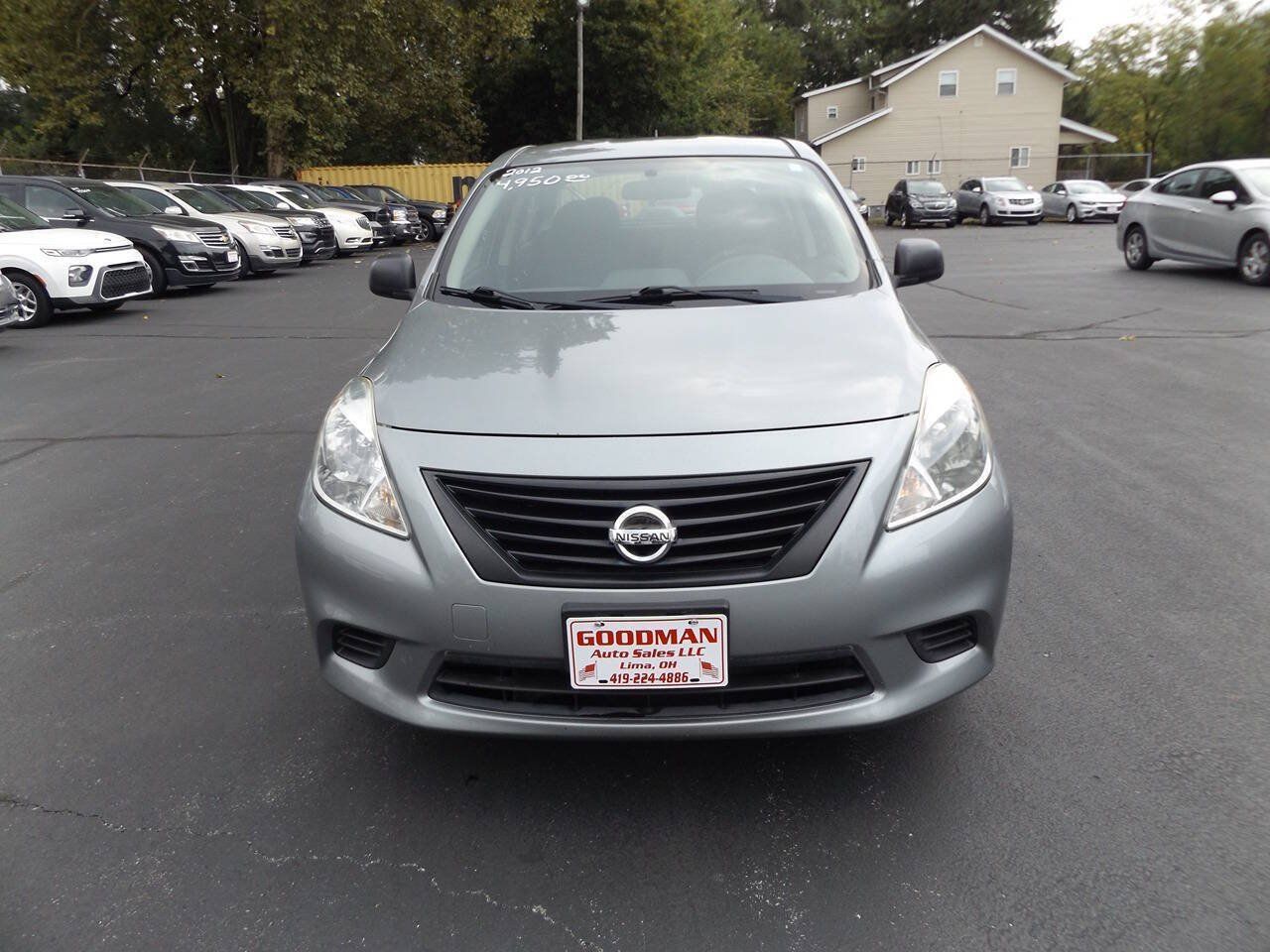 Used 2012 Nissan Versa S w/ Cruise Control Pkg FWD image 2