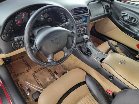 Used 2001 Chevrolet Corvette Coupe RWD image 12