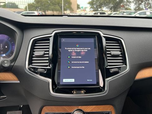 Certified 2023 Volvo XC90 B5 Plus w/ Protection Package AWD/4WD image 16