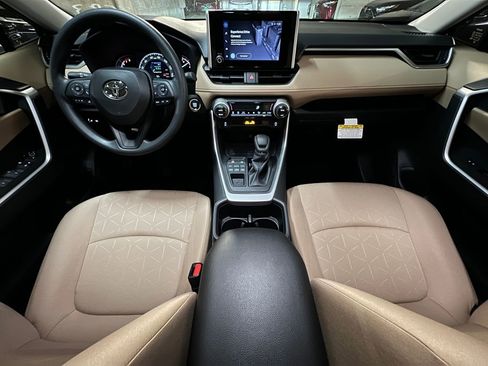 New 2025 Toyota RAV4 XLE image 19