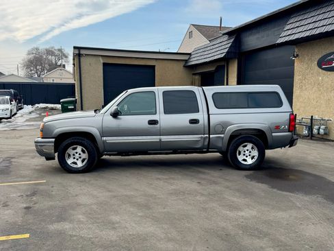 Used 2007 Chevrolet Silverado 1500 LT w/ Crew Cab Value Package image 13