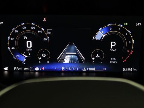 Used 2024 Chevrolet Colorado LT w/ LT Convenience Package II image 3