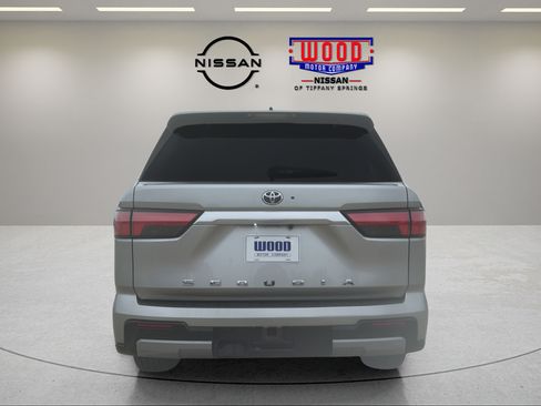 Used 2023 Toyota Sequoia Capstone AWD/4WD image 3