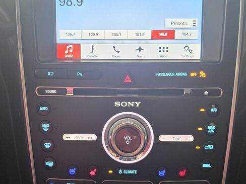 Used 2017 Ford Explorer Sport w/ Equipment Group 401A AWD/4WD image 28