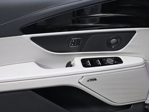 New 2026 Lincoln Nautilus Premier w/ Equipment Group 102A AWD/4WD image 22