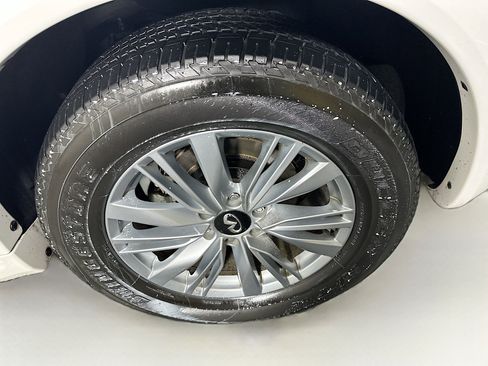 Used 2024 INFINITI QX80 Luxe w/ Cargo Package image 11