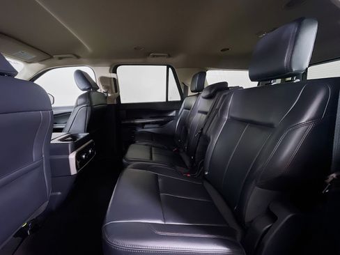 Used 2024 Ford Expedition Max XLT image 28