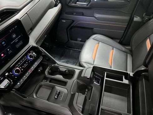 Used 2025 GMC Sierra 3500 AT4 w/ AT4 Premium Plus Package AWD/4WD image 39