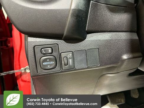 Used 2017 Toyota Corolla LE image 19