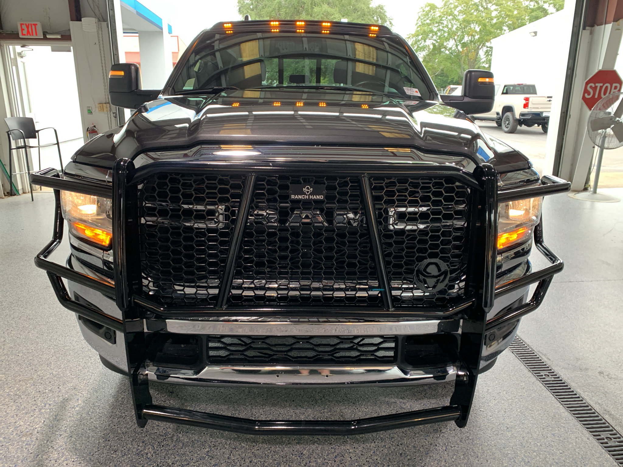 Used 2024 RAM 2500 Tradesman w/ Chrome Appearance Group AWD/4WD image 2