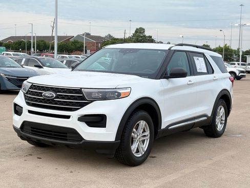 Used 2022 Ford Explorer XLT RWD image 4