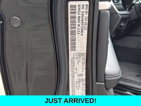 Used 2026 Jeep Grand Cherokee Altitude AWD/4WD image 26