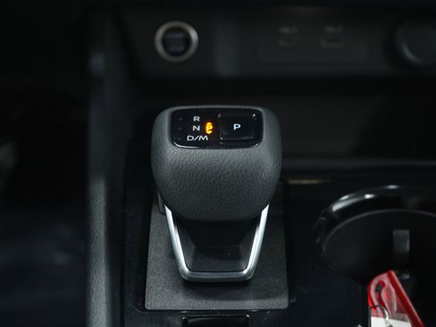 Used 2022 Nissan Rogue SV image 19