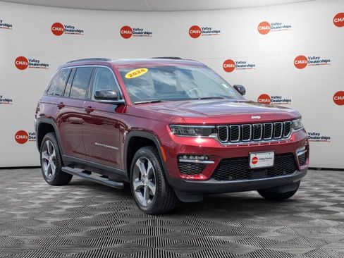 Used 2024 Jeep Grand Cherokee Limited w/ Luxury Tech Group II AWD/4WD image 3